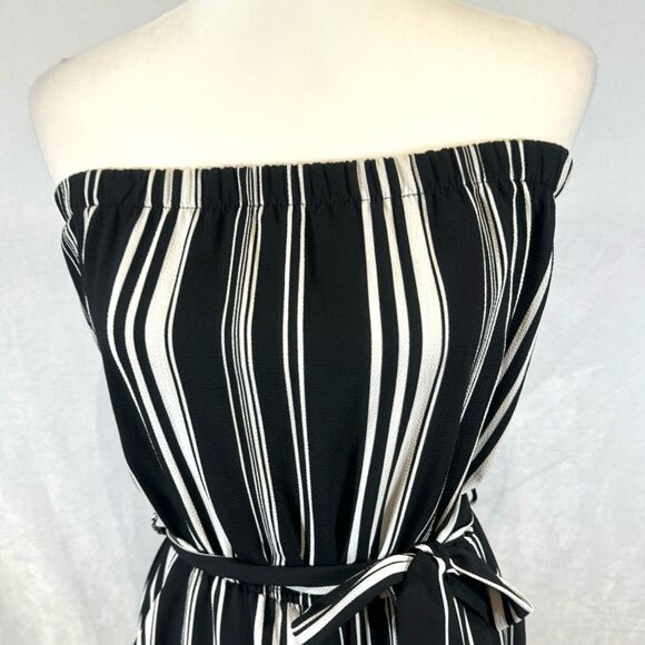 Black & white striped strapless cropped wide leg jumpsuit w/ pockets size medium - Picture 4 of 7
